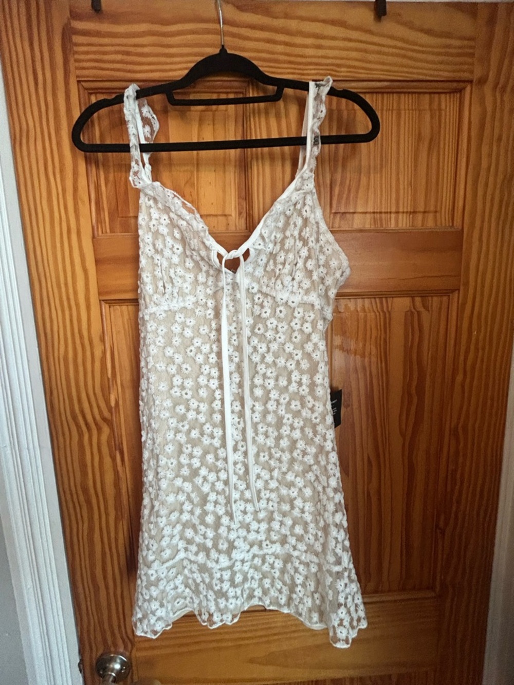 Lulu's White Floral Lace Chemise with Tie Front NWT